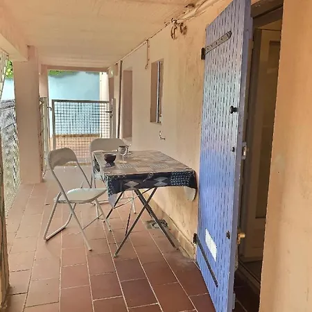 Pour 4 Personnes Au Centre-ville Apartmán *